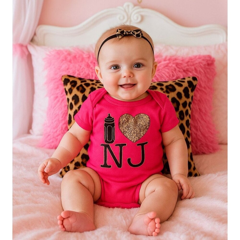 Sara Kety 0-6M Baby Girl  New Jersey Heart Glitter Onesie bodysuit
